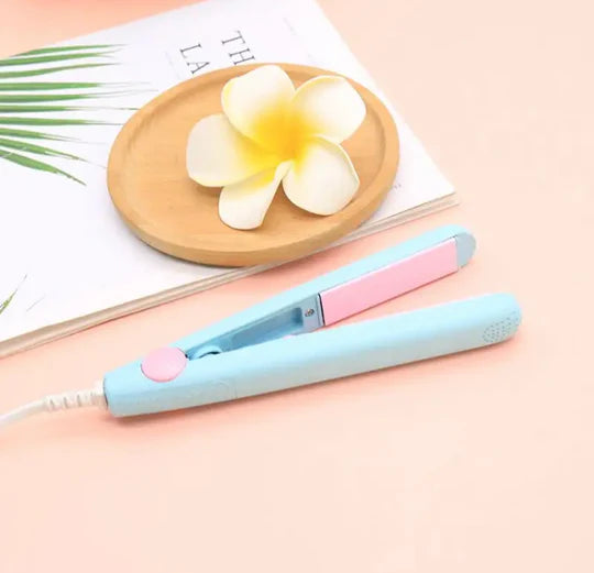 Mini Electric Hair Straightener, Small Power Plug Curling Hair Straightener,